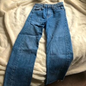 H&M Wide Legged Crop Jeans